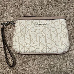 Calvin Klein Wristlet white/tan